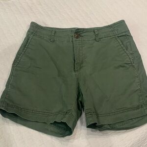Green casual shorts